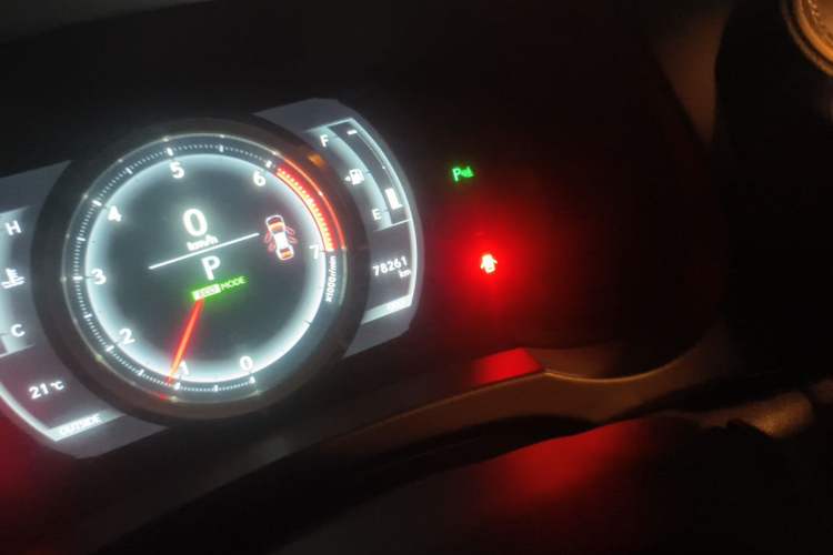 Used Lexus IS 2015 200t F SPORT Odometer Close Up