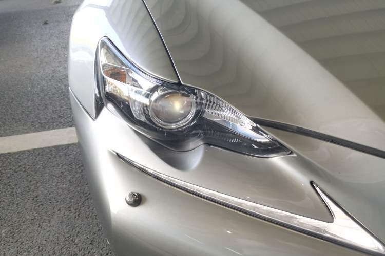 Used Lexus IS 2015 200t F SPORT Right Front Headlight