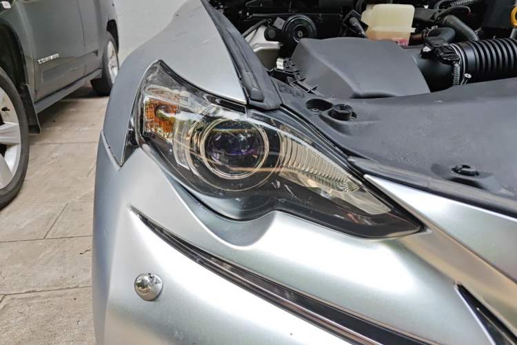 Used Lexus IS 2015 200t F SPORT Right Front Headlight