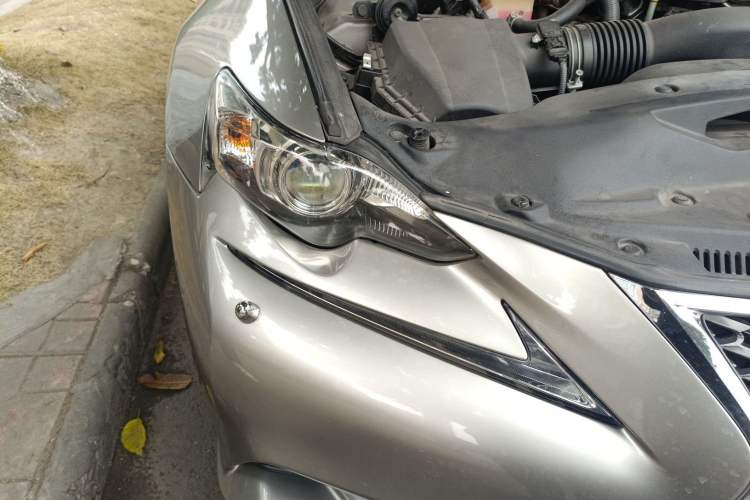 Used Lexus IS 2015 200t F SPORT Right Front Headlight