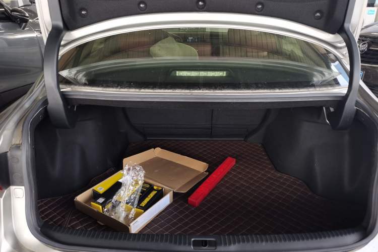 Used Lexus IS 2015 200t F SPORT Trunk
