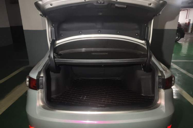 Used Lexus IS 2015 200t F SPORT Trunk
