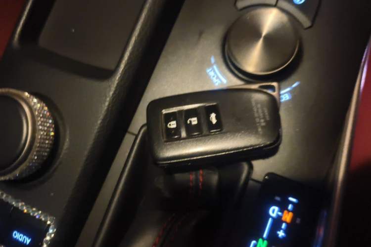 Used Lexus IS 2015 200t F SPORT Vehicle Key
