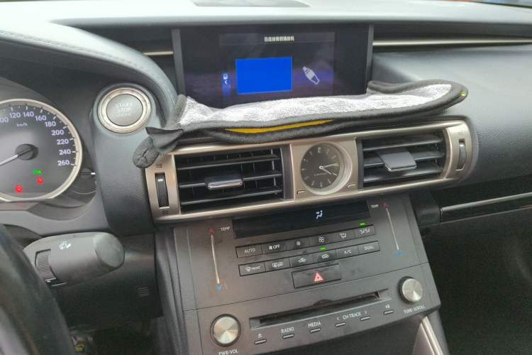 Used Lexus IS 2015 200T Leading Edition Audio And AC Panel