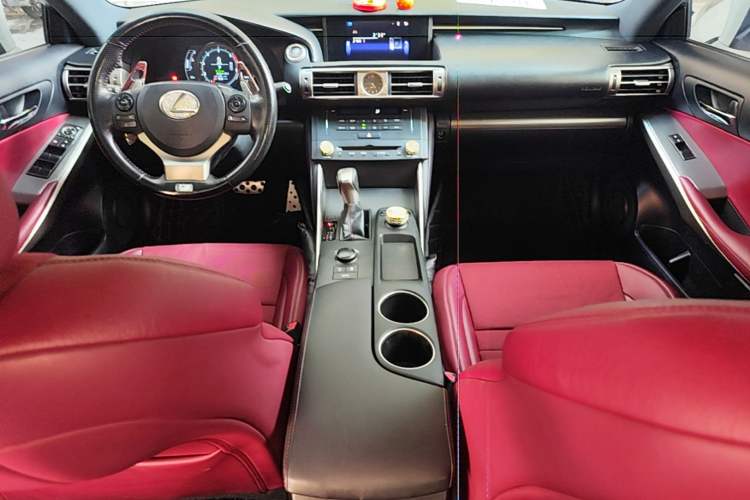 Used Lexus IS 2015 200t F SPORT Center Console