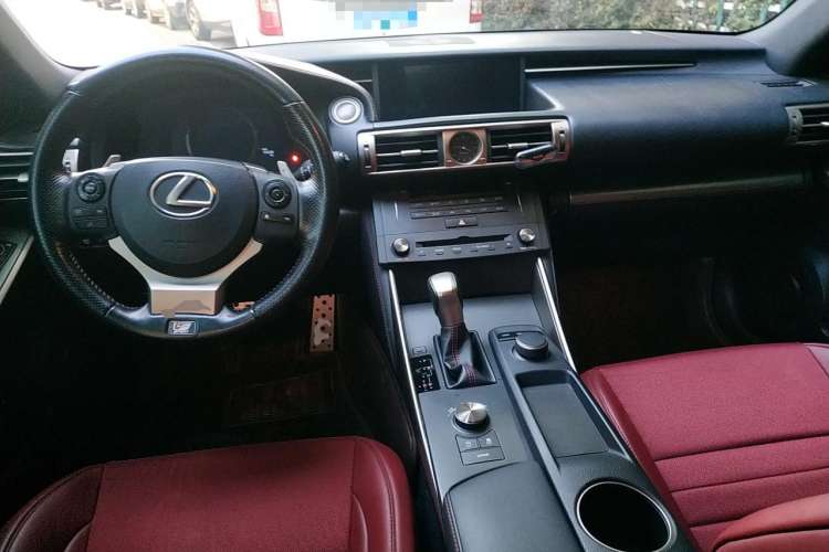 Used Lexus IS 2015 200t F SPORT Center Console