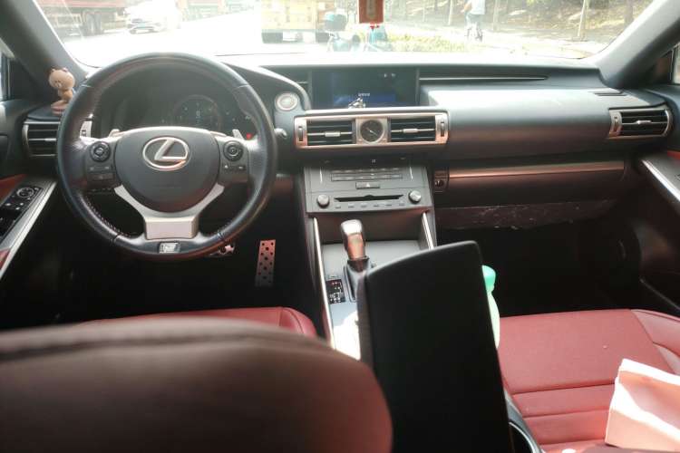 Used Lexus IS 2015 200t F SPORT Center Console