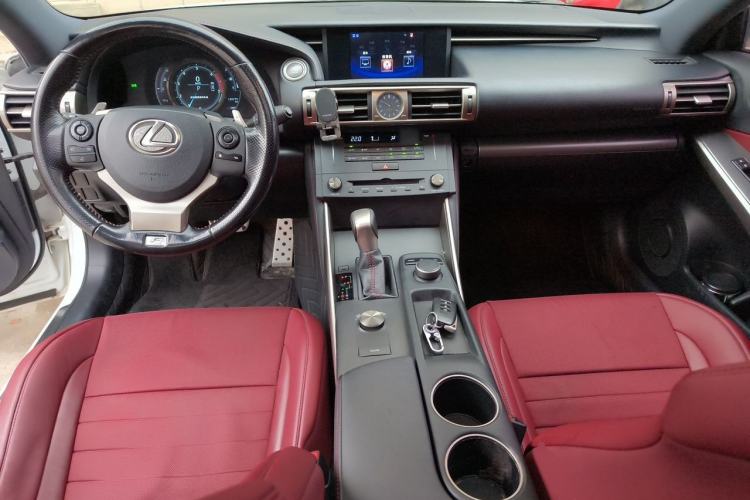 Used Lexus IS 2015 200t F SPORT Center Console