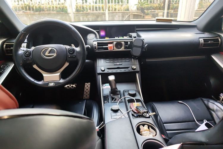 Used Lexus IS 2015 200t F SPORT Center Console