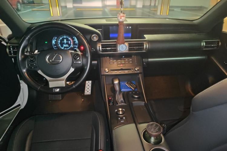 Used Lexus IS 2015 200t F SPORT Center Console