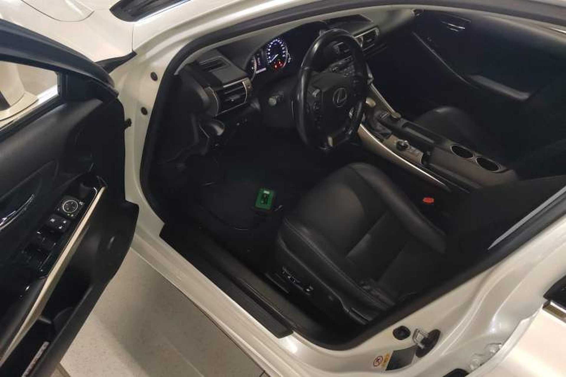 Used Lexus IS 2015 200T Fēngshàng Edition Driver Seat