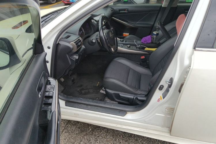 Used Lexus IS 2015 200T Leading Edition Driver Seat