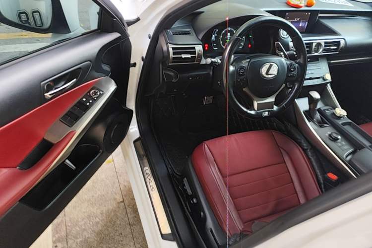 Used Lexus IS 2015 200t F SPORT Driver Seat