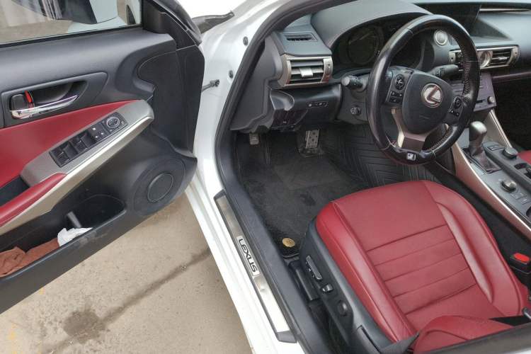 Used Lexus IS 2015 200t F SPORT Driver Seat
