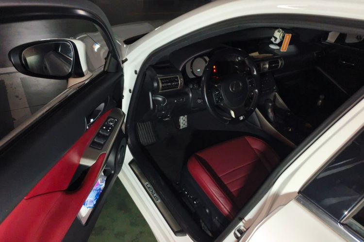 Used Lexus IS 2015 200t F SPORT Driver Seat