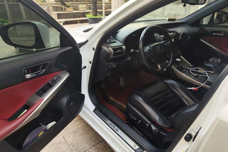 Used Lexus IS 2015 200t F SPORT Driver Seat