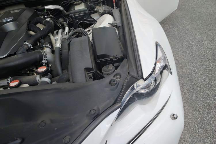Used Lexus IS 2015 200t F SPORT Engine Bay Left