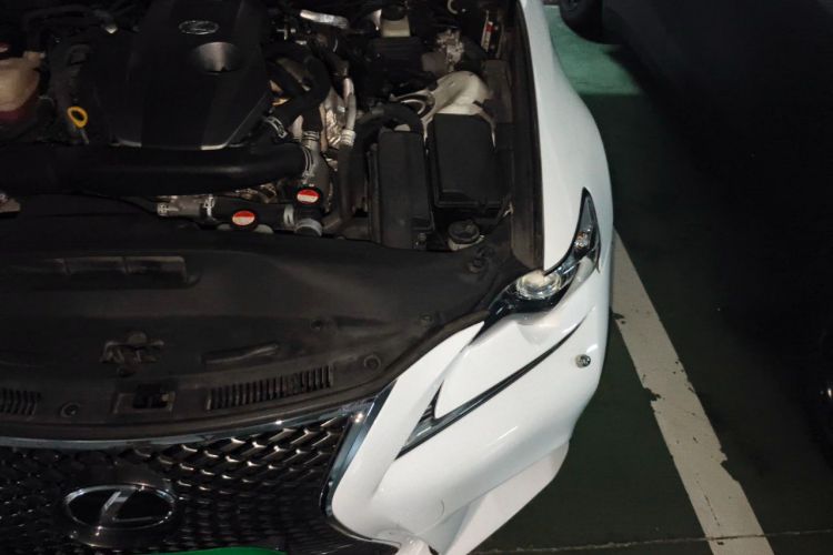 Used Lexus IS 2015 200t F SPORT Engine Bay Left