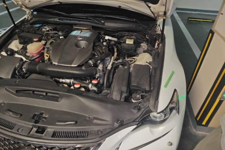Used Lexus IS 2015 200t F SPORT Engine Bay Left