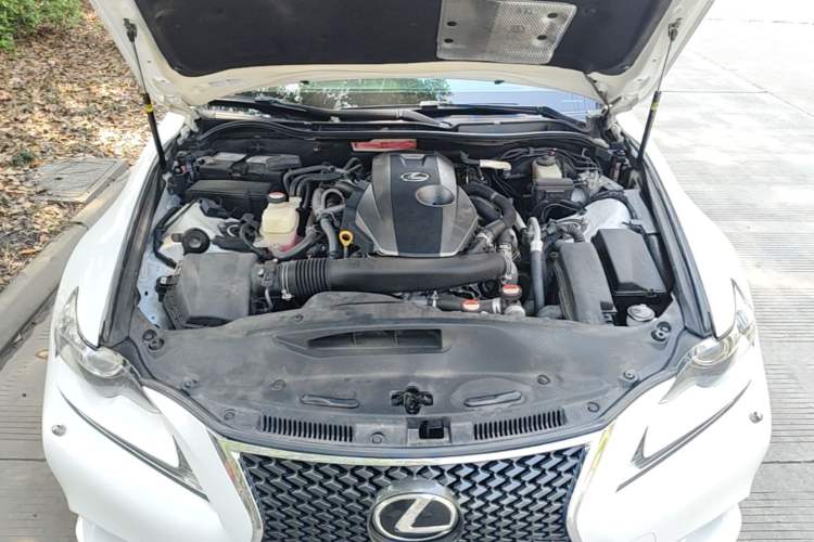 Used Lexus IS 2015 200t F SPORT Engine Bay