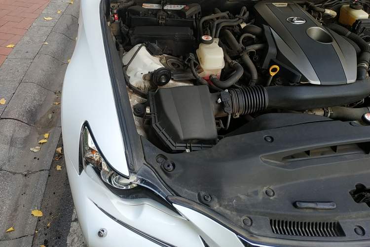 Used Lexus IS 2015 200t F SPORT Engine Bay Right