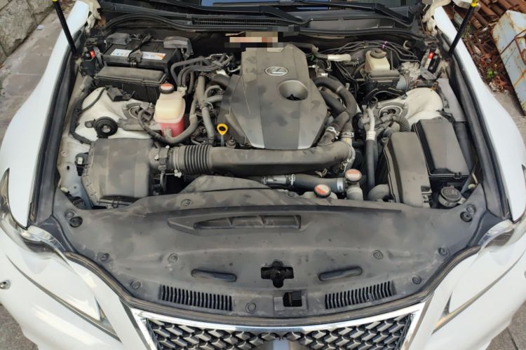Used Lexus IS 2015 200t F SPORT Engine Bay