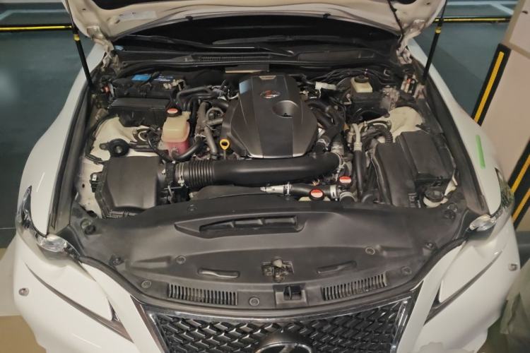 Used Lexus IS 2015 200t F SPORT Engine Bay