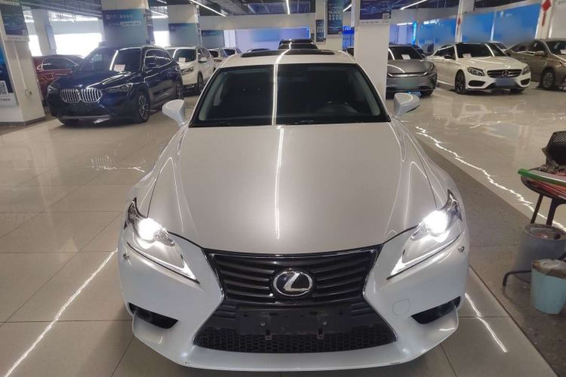 Used Lexus IS 2015 200T Fēngshàng Edition Front