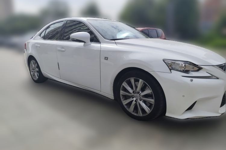 Used Lexus IS 2015 200t F SPORT Front Right 45 Deg