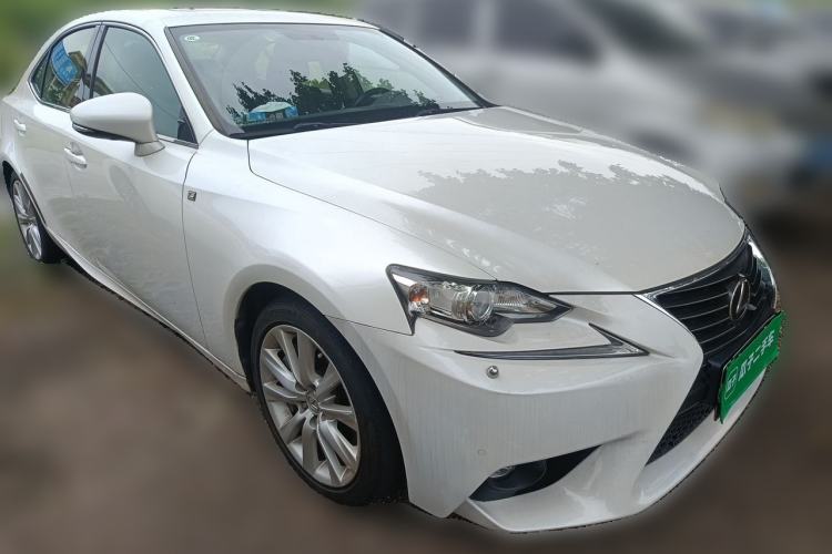 Used Lexus IS 2015 200T Leading Edition Front Right 45 Deg