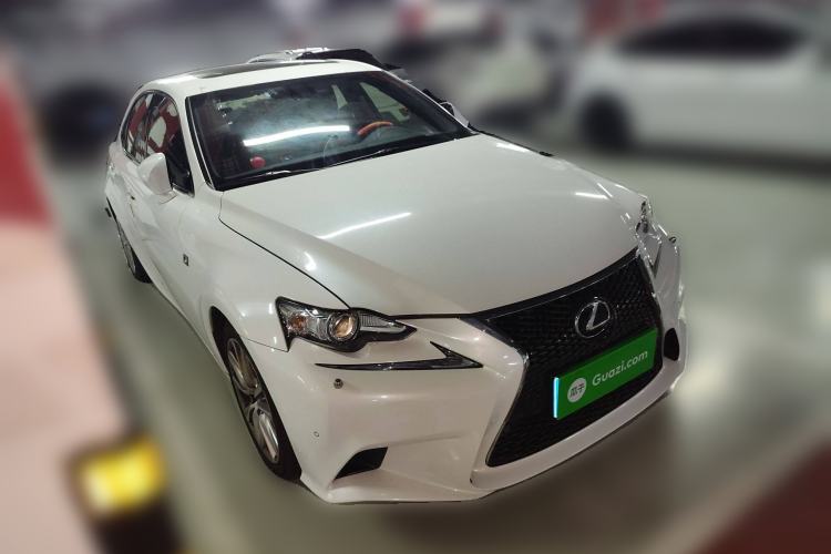 Used Lexus IS 2015 200t F SPORT Front Right 45 Deg