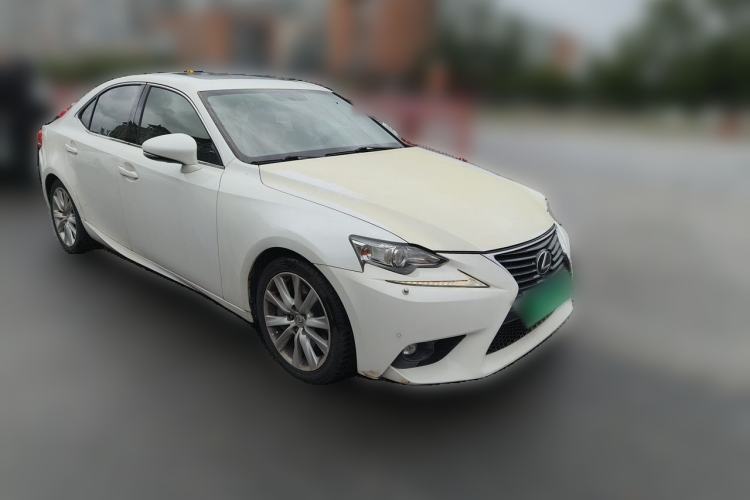 Used Lexus IS 2015 200T Leading Edition Front Right 45 Deg