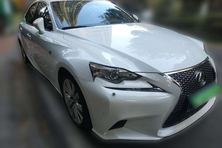 Used Lexus IS 2015 200t F SPORT Front Right 45 Deg