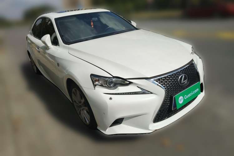Used Lexus IS 2015 200t F SPORT Front Right 45 Deg