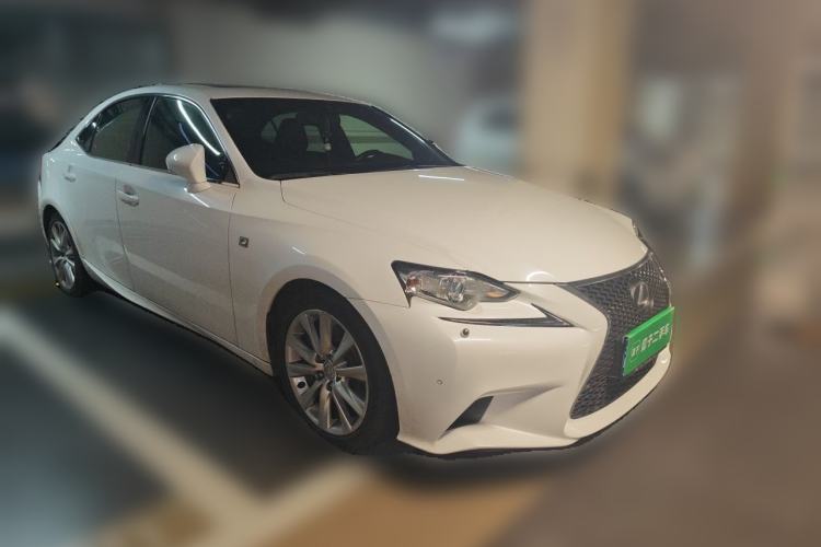 Used Lexus IS 2015 200t F SPORT Front Right 45 Deg