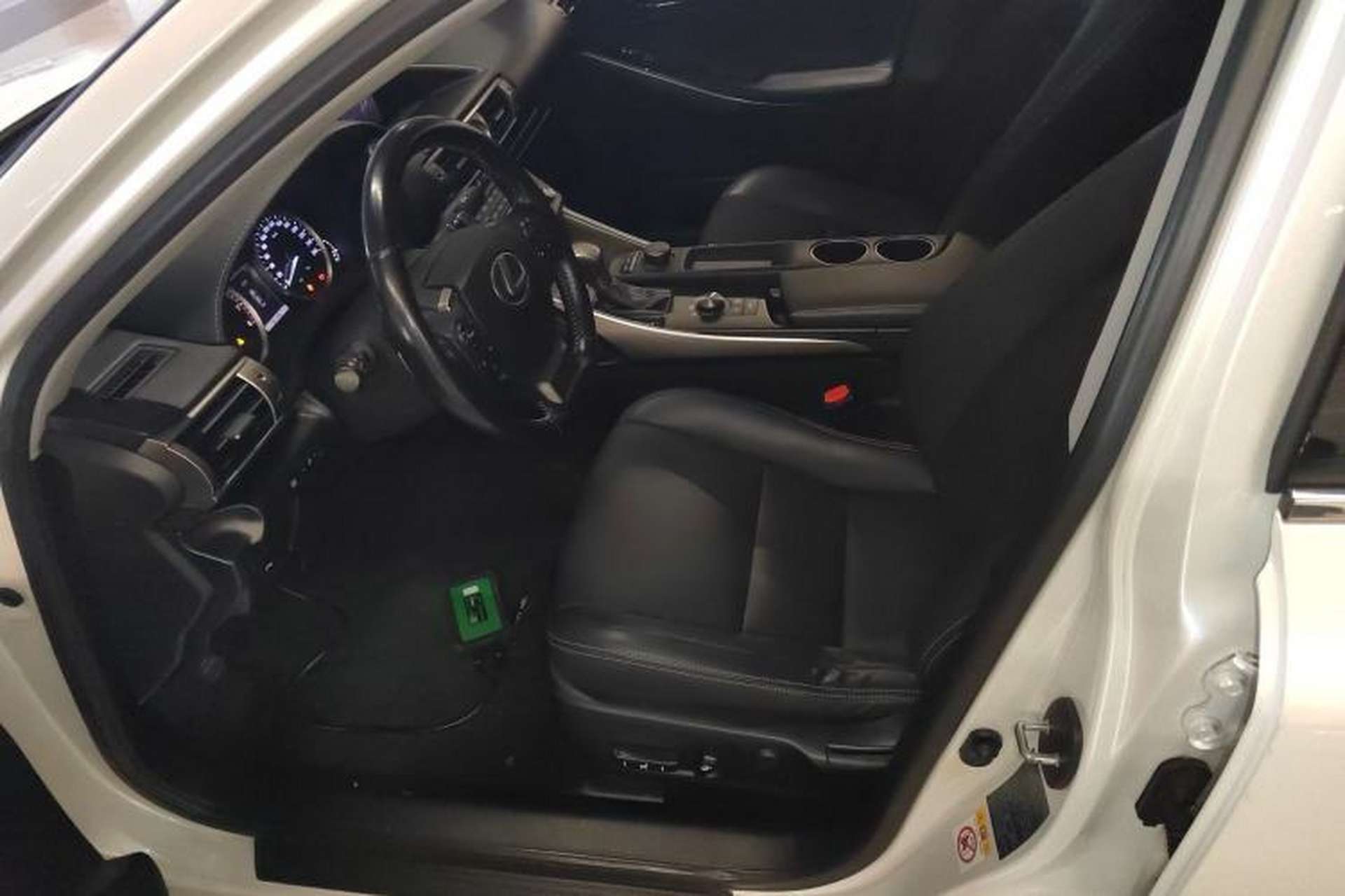 Used Lexus IS 2015 200T Fēngshàng Edition Left Front Seat