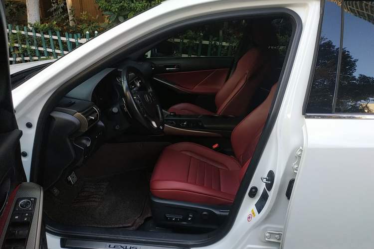 Used Lexus IS 2015 200t F SPORT Left Front Seat