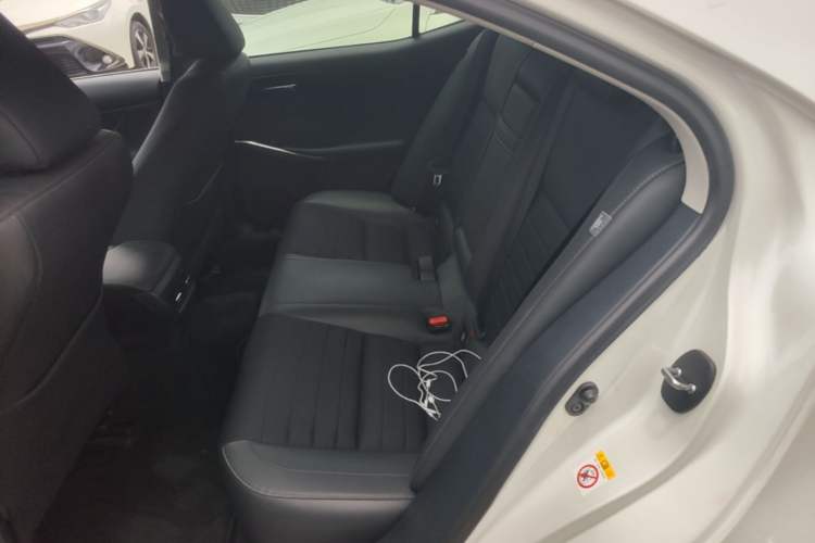 Used Lexus IS 2015 200T Leading Edition Left Rear Seat