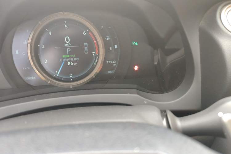 Used Lexus IS 2015 200t F SPORT Odometer Close Up
