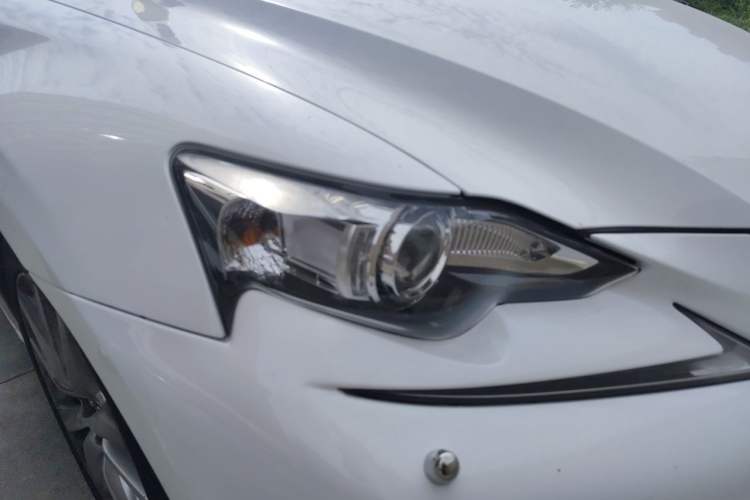 Used Lexus IS 2015 200t F SPORT Right Front Headlight