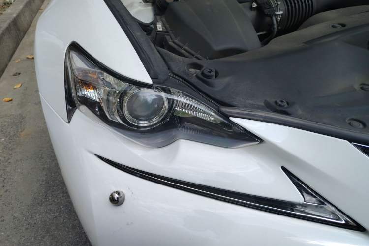 Used Lexus IS 2015 200t F SPORT Right Front Headlight