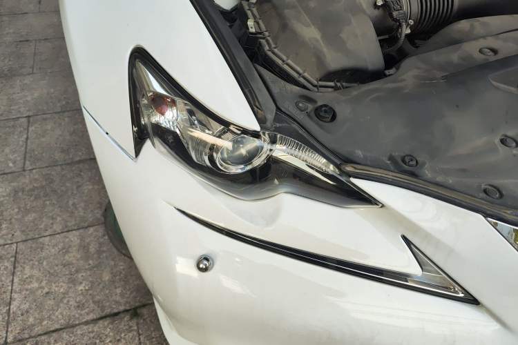 Used Lexus IS 2015 200t F SPORT Right Front Headlight