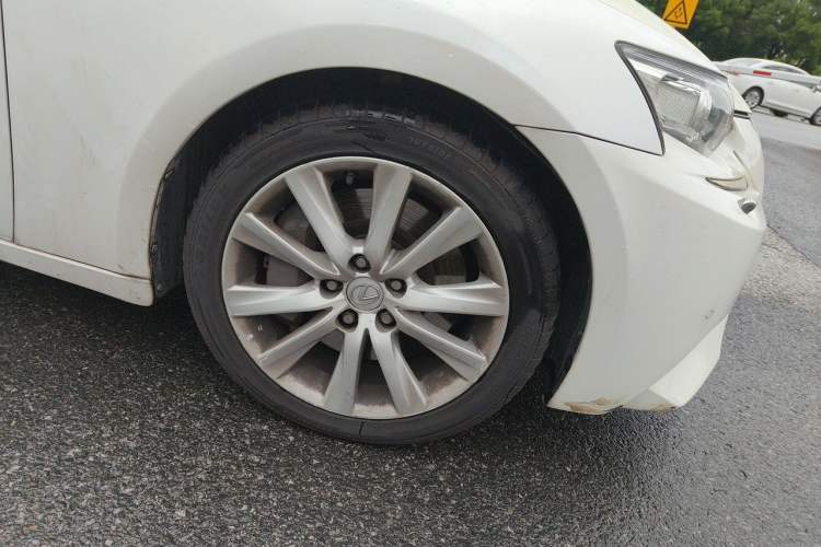 Used Lexus IS 2015 200T Leading Edition Right Front Wheel Hub