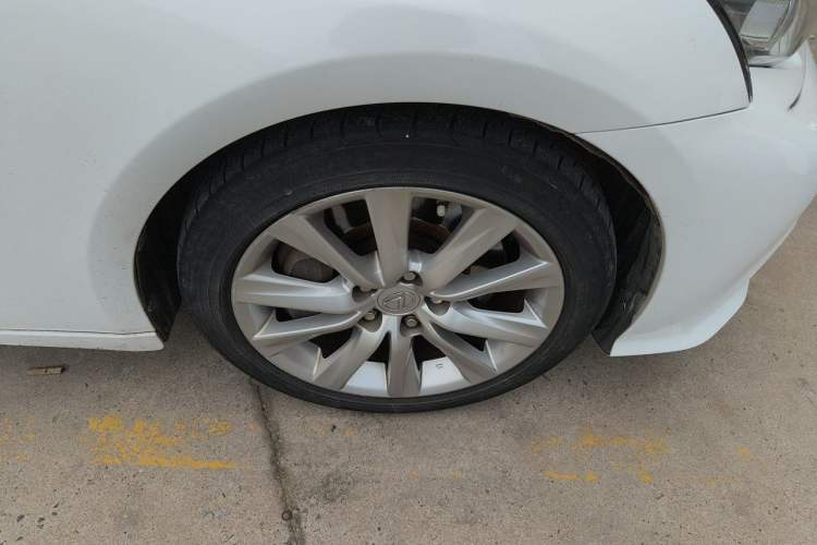 Used Lexus IS 2015 200t F SPORT Right Front Wheel Hub