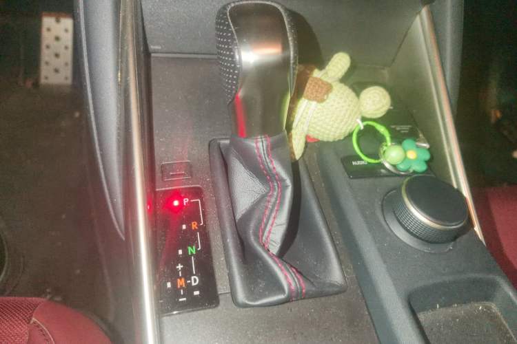 Used Lexus IS 2017 300 F SPORT Edition Gear Lever