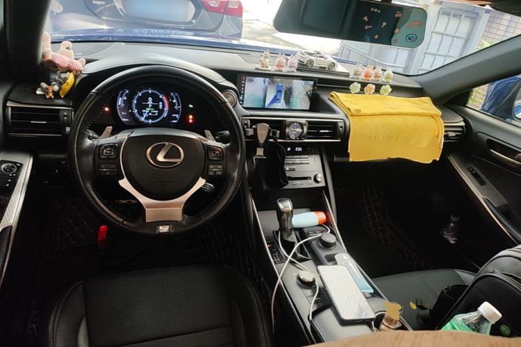 Used Lexus IS 2017 300 F SPORT Edition Center Console
