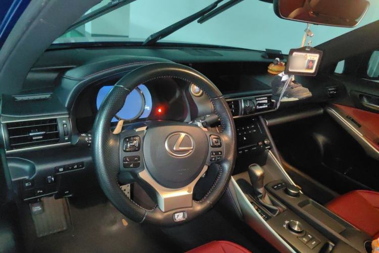 Used Lexus IS 2017 300 F SPORT Edition Center Console