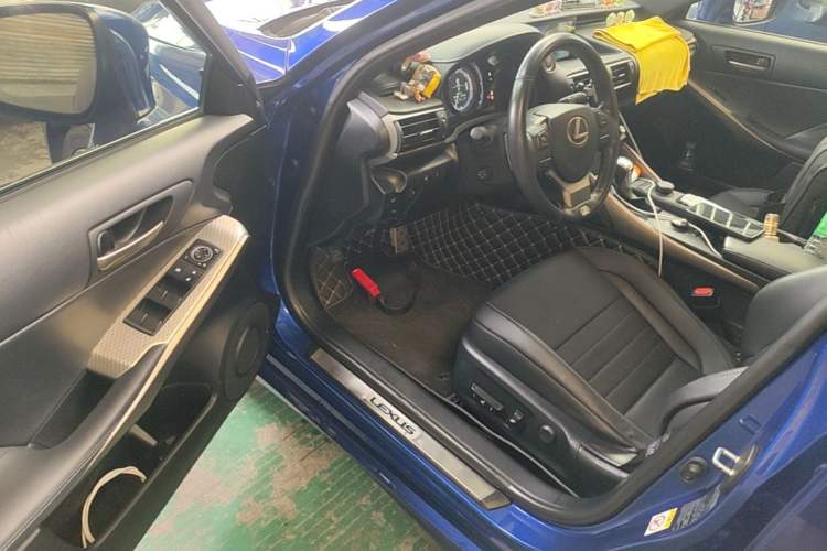 Used Lexus IS 2017 300 F SPORT Edition Driver Seat