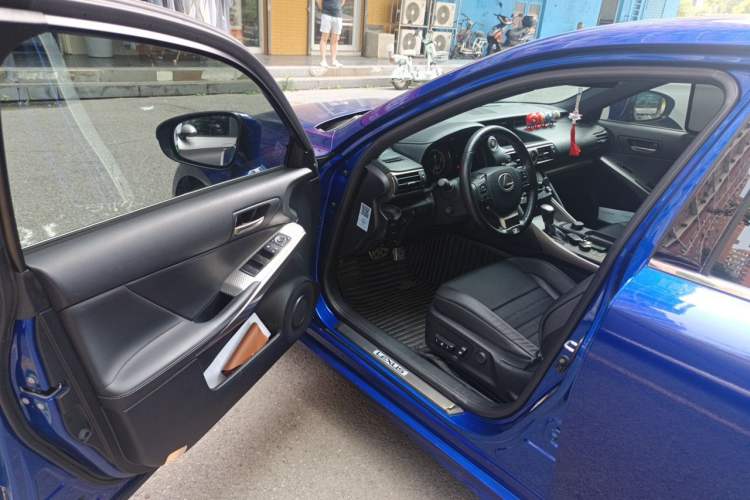 Used Lexus IS 2017 300 F SPORT Edition Driver Seat
