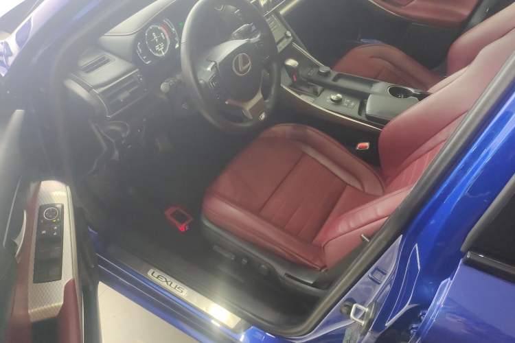Used Lexus IS 2017 300 F SPORT Edition Driver Seat